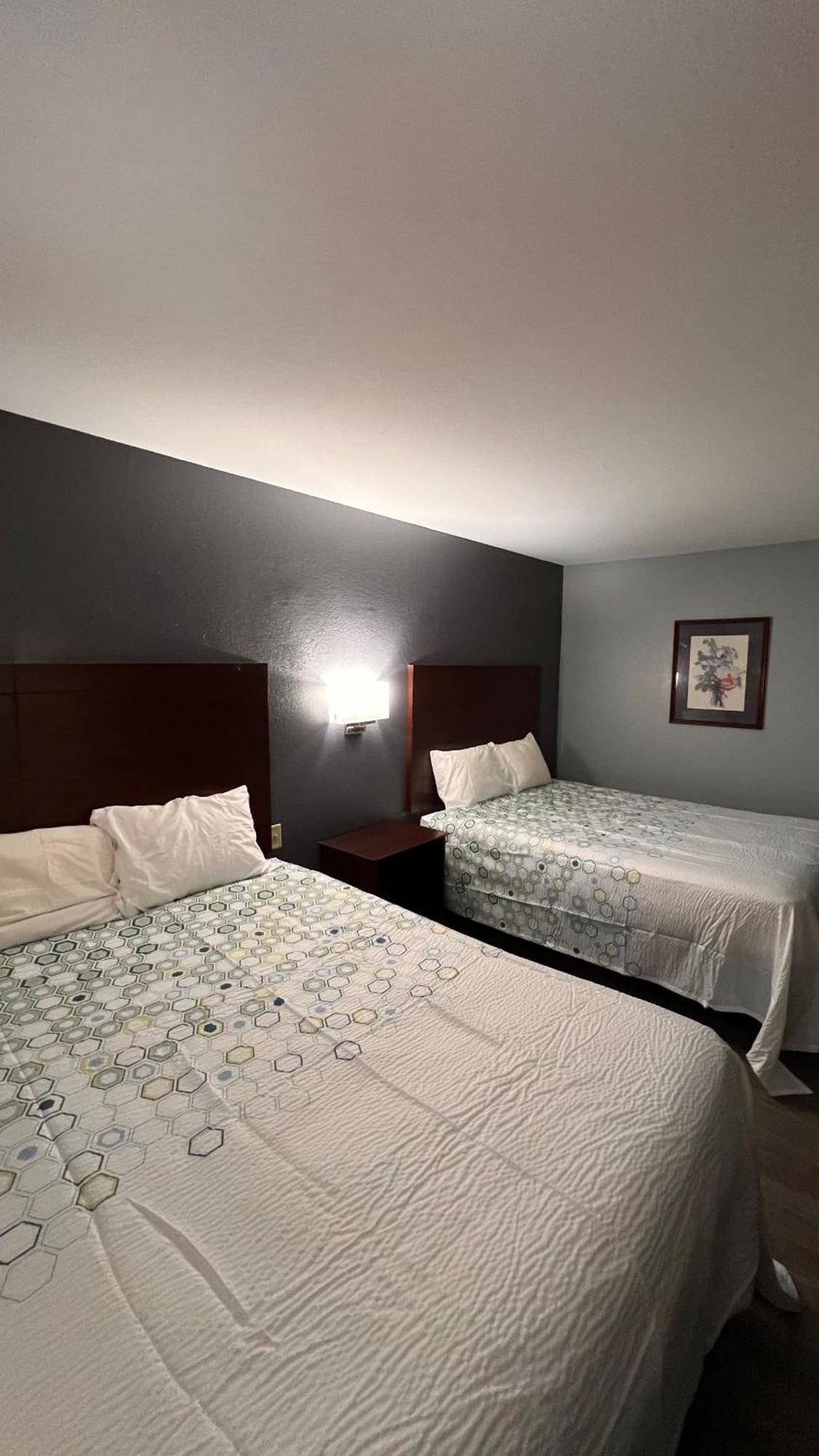 Blisspoint Inn & Suites, Northwood Exterior foto